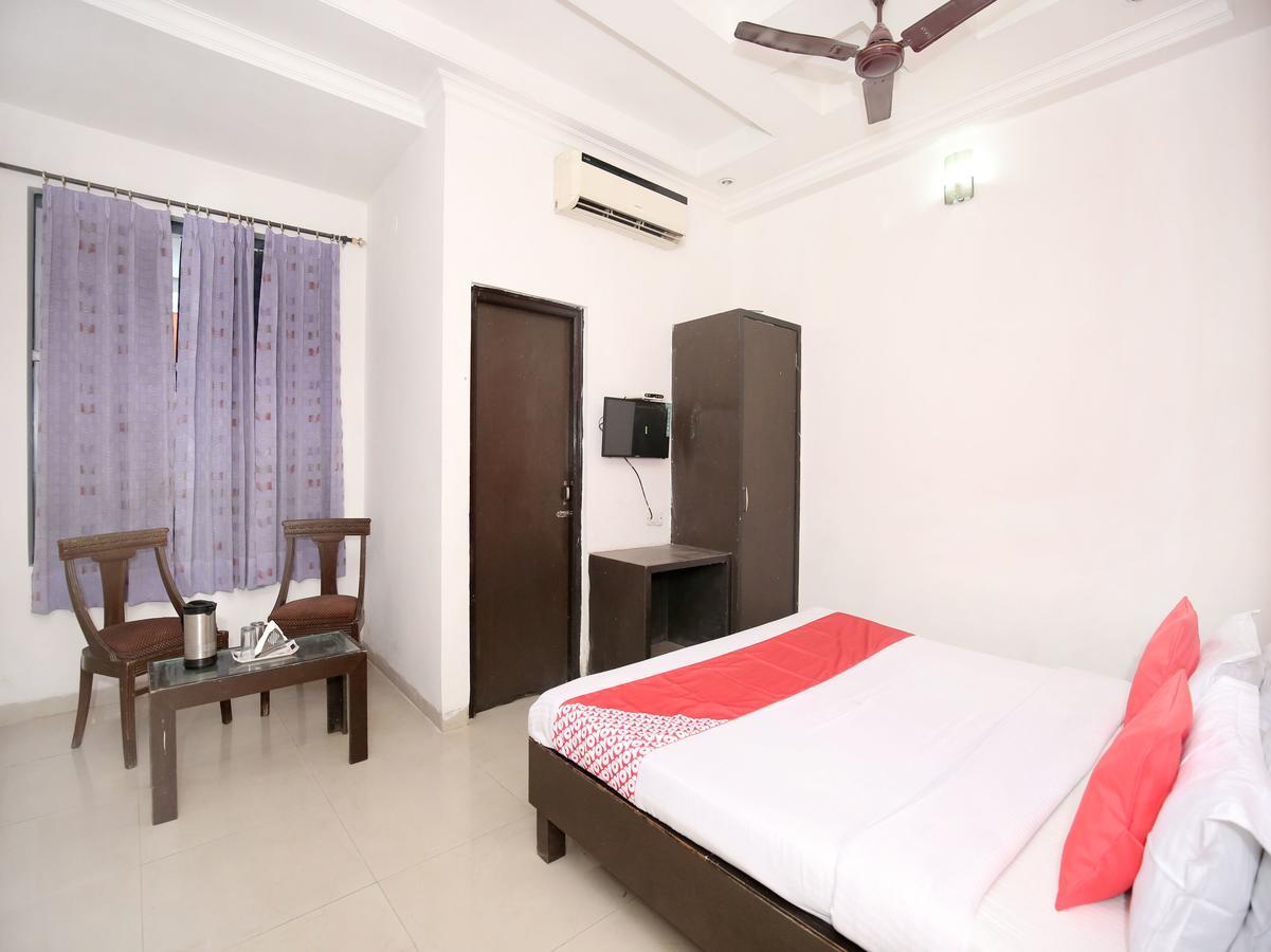 Oyo 12972 Hotel Krishna Castle Amritsar Exterior foto